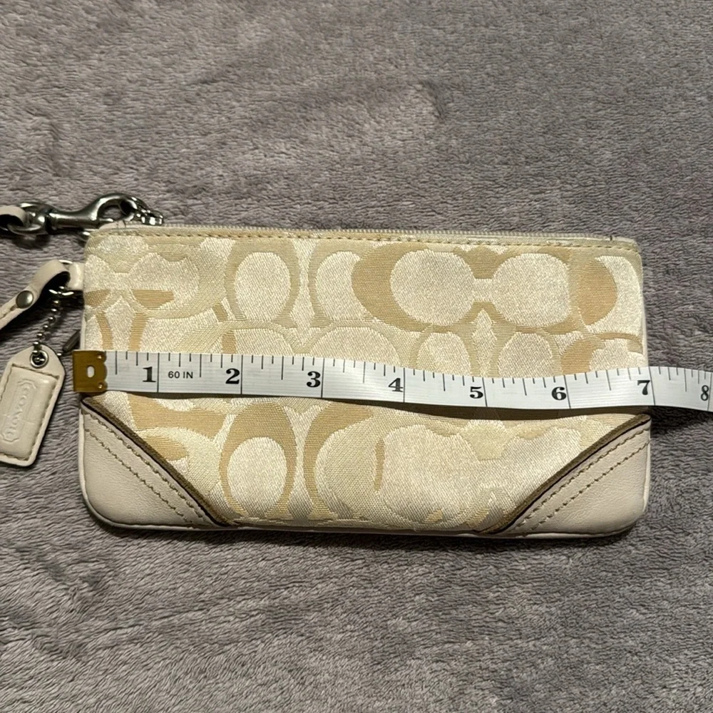 Coach‎ wristlet - White/Cream